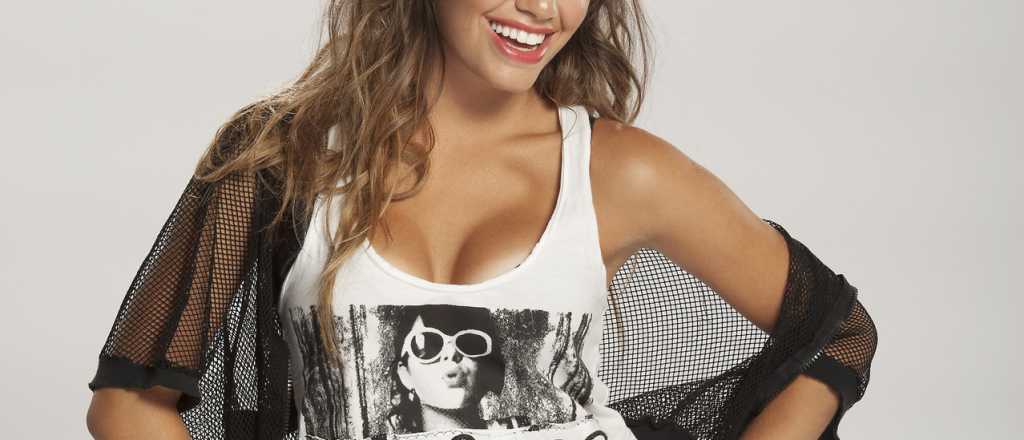 En su nuevo clip "Del otro lado", a Lali Esp&oacute;sito le comieron la boca