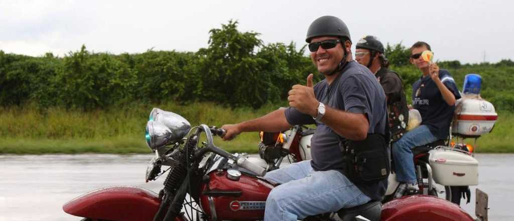 El heredero capitalista del Che te pasea por Cuba en Harley-Davidson