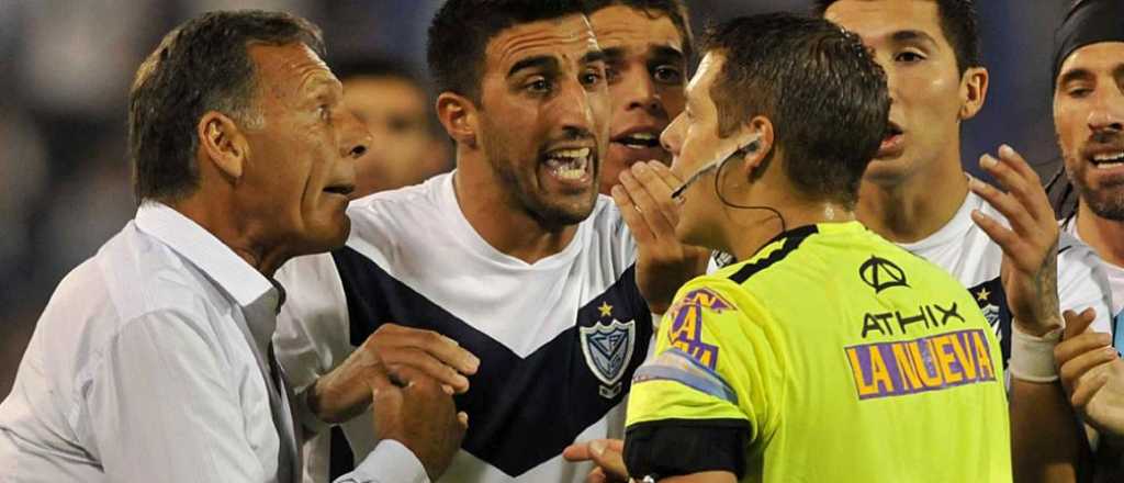 El diario inglés que defiende a un árbitro argentino