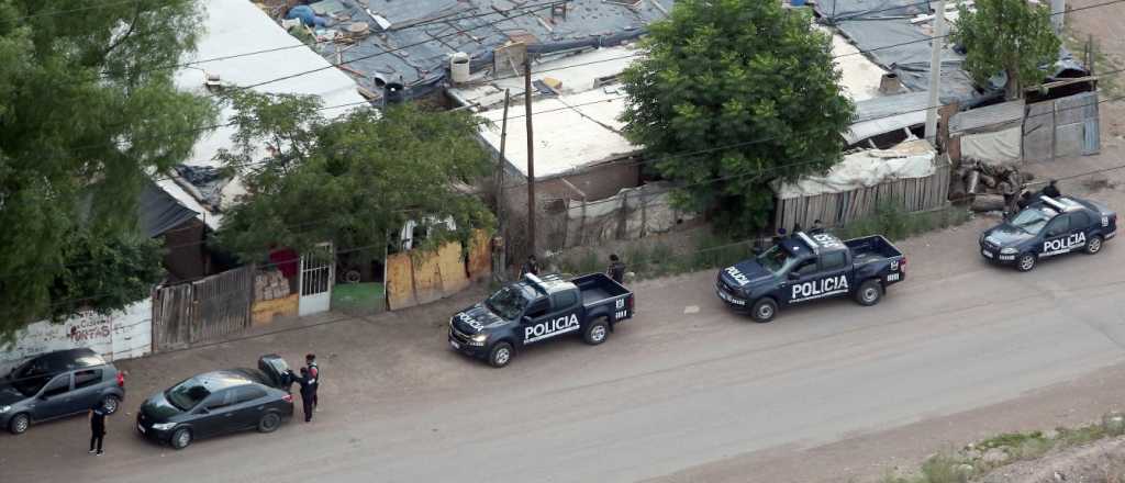 Allanaron en Campo Papa: detenidos y cosas robadas