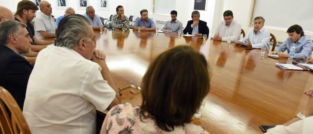 Se "pica" el vino: Cornejo mandó a los vitivinícolas a convencer al PJ