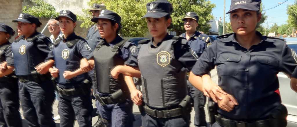 Impulsan una red de policías feministas