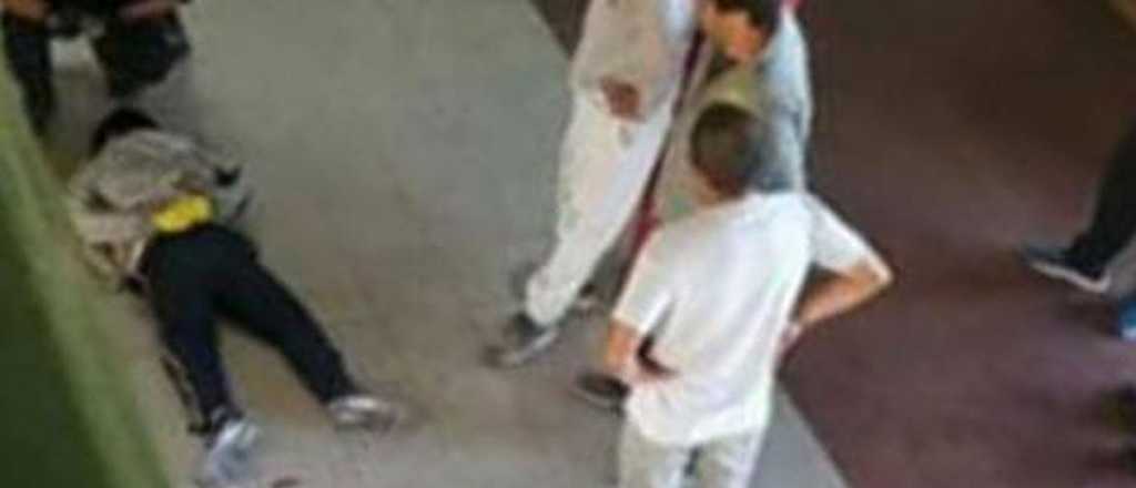 Un adolescente atac&oacute; a pu&ntilde;aladas a la vicedirectora porque no lo dej&oacute; rendir