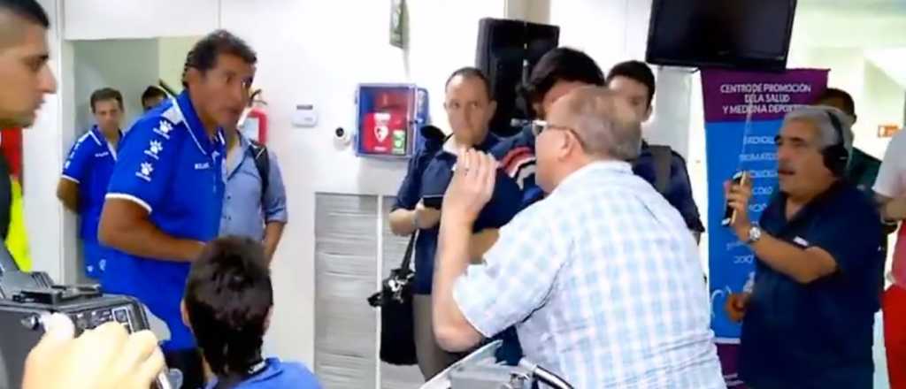 Video: as&iacute; increp&oacute; un socio al t&eacute;cnico del Tomba tras la derrota ante V&eacute;lez