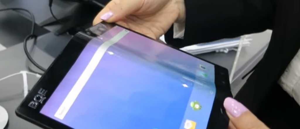 Tel&eacute;fonos plegables: lo que se viene en tecnolog&iacute;a en 2019