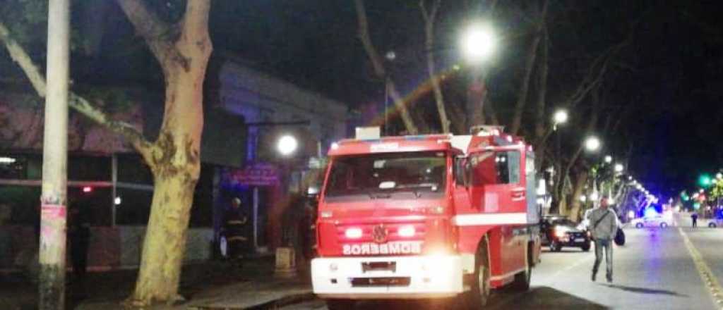 Se incendi&oacute; Caro Pepe, el tradicional restaurante del centro