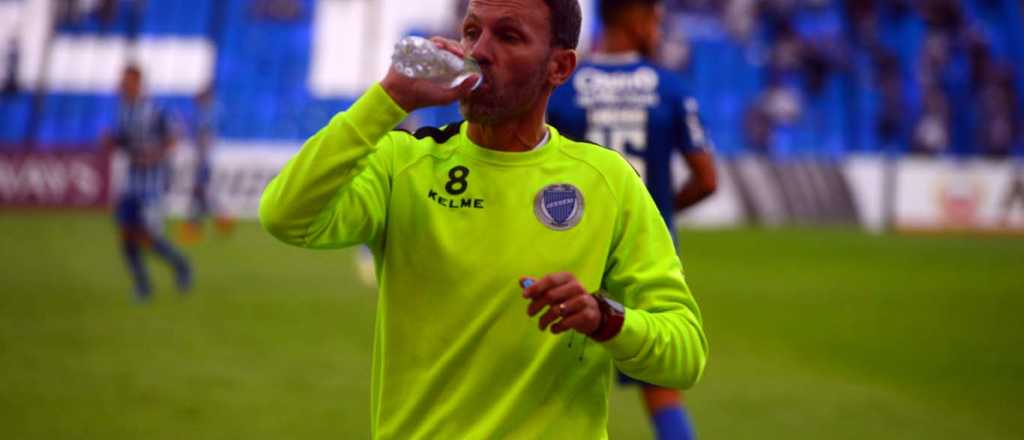 La Conmebol lo habilit&oacute; y Bernardi dirigi&oacute; al Tomba en el debut copero