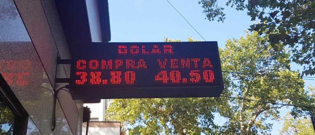 Dólar hoy: cotiza a $41,66 en el Banco Nación y en Mendoza trepó a $40,50