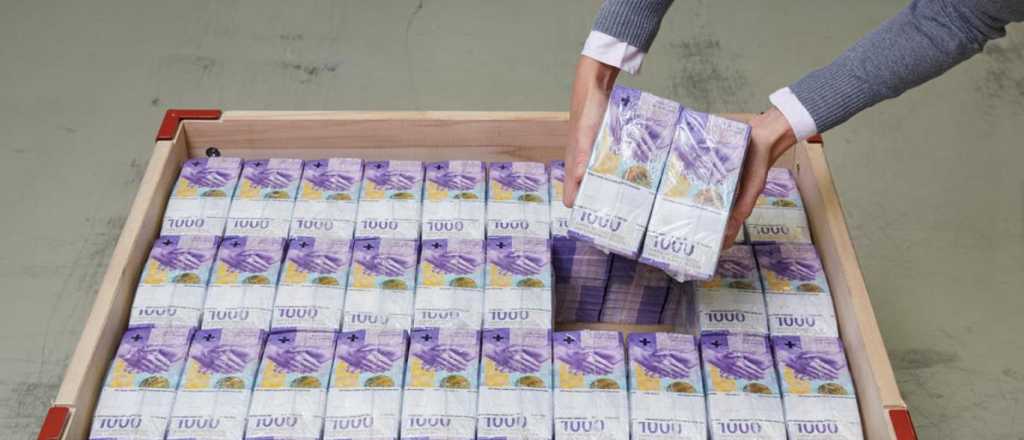 Suiza estrenó su nuevo billete de 1.000 francos, el más valioso del mundo