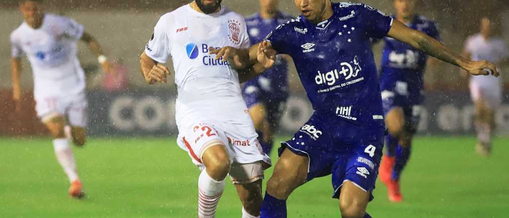 Copa Libertadores: Huracán perdió ante Cruzeiro bajo un diluvio