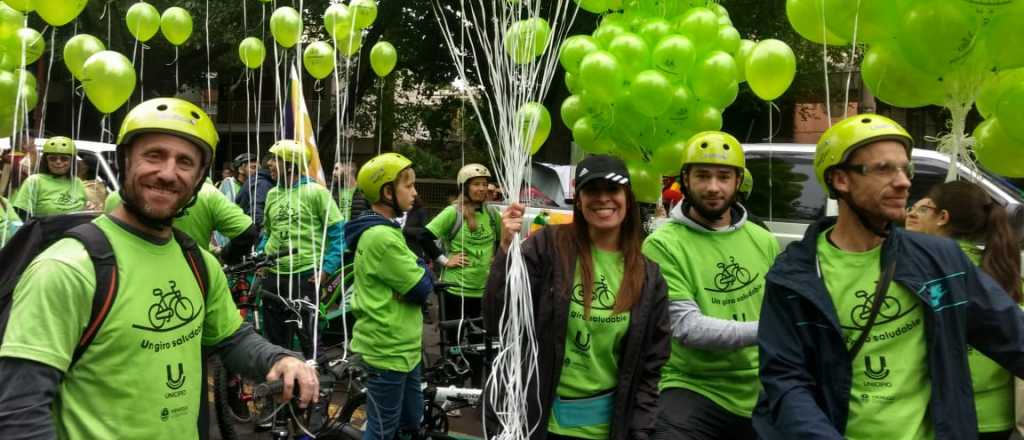 La caravana de ciclistas que dieron "onda verde" al Carrusel