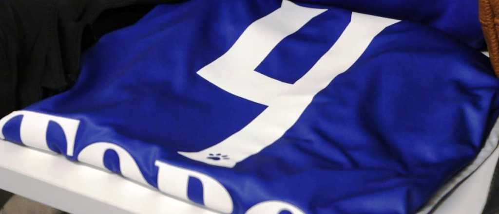 El Tomba present&oacute; su pol&eacute;mica tercera camiseta: &iquest;Te gusta?