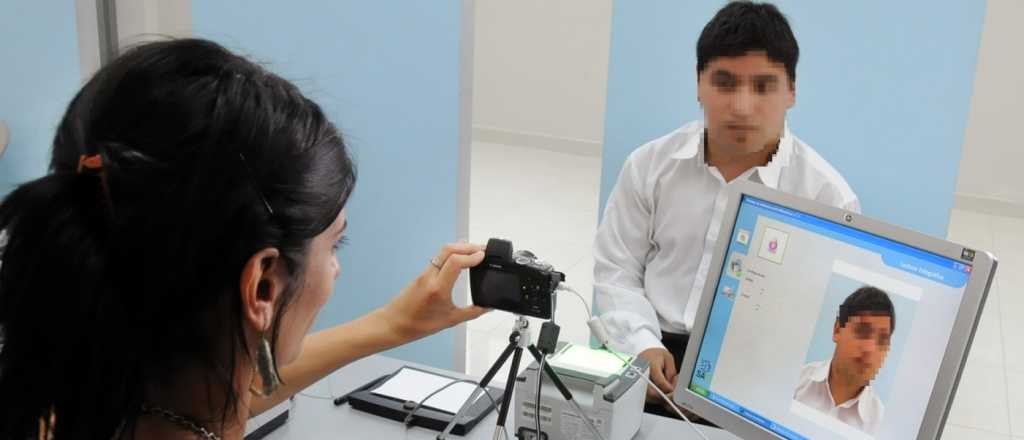 Reclamos por el retraso en la entrega de los DNI exprés