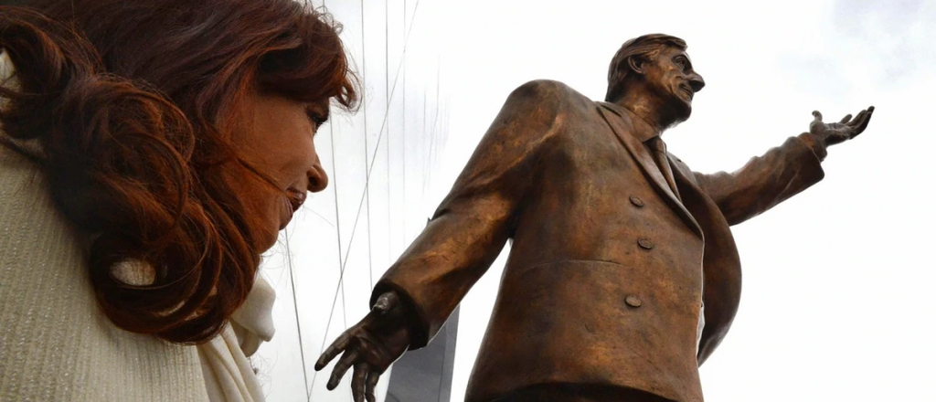 Ecuador abandona la Unasur y remueve la estatua de Kirchner