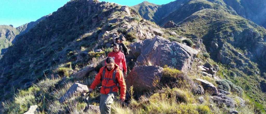 Rescataron a dos j&oacute;venes perdidos en los cerros 