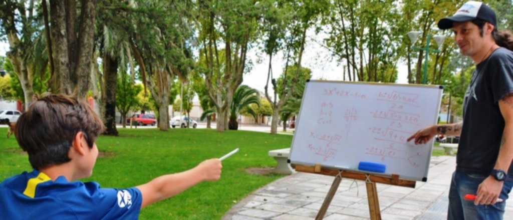  Bicho raro: da clases gratis en una plaza de San Luis 