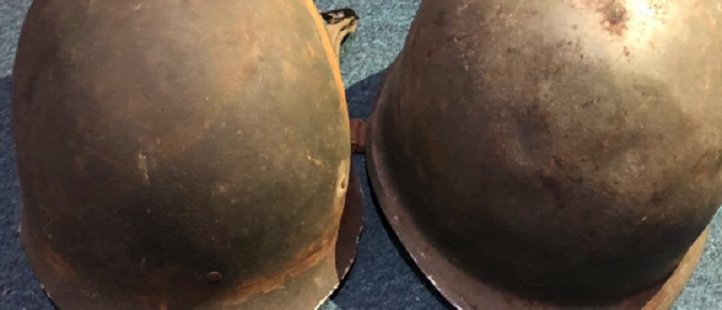 Un joven busca devolver un casco de Malvinas a su dueño