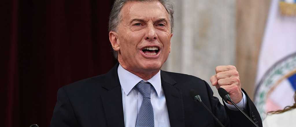En reunión de gabinete abierta Macri dijo que está "caliente" con la oposición