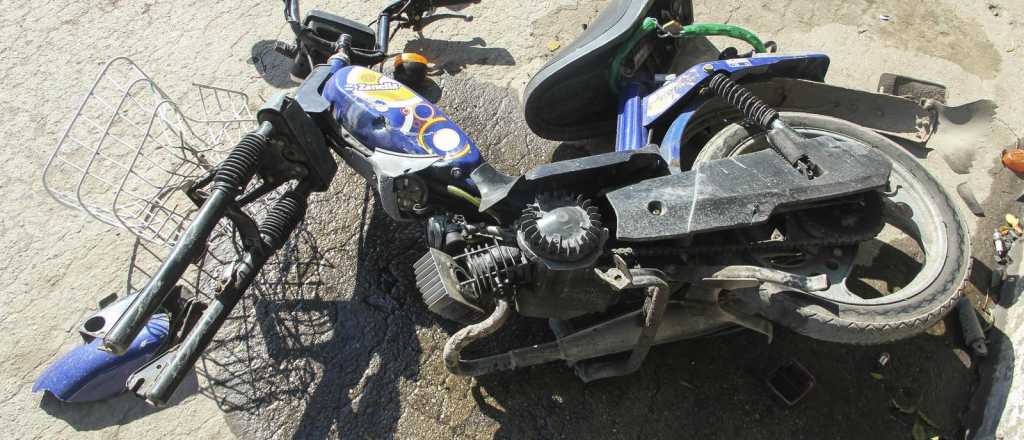 Una mujer está grave luego de caer de una moto en Maipú