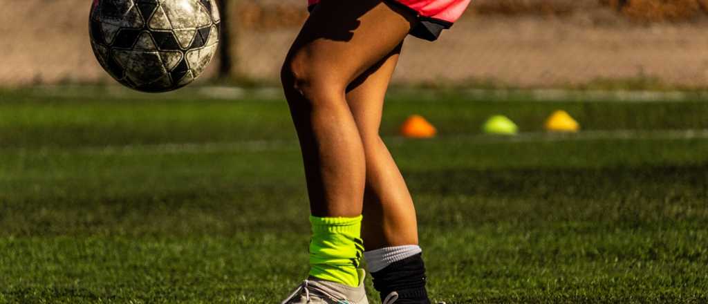 Fútbol femenino en Mendoza: "Tenemos cien jugadoras paradas"