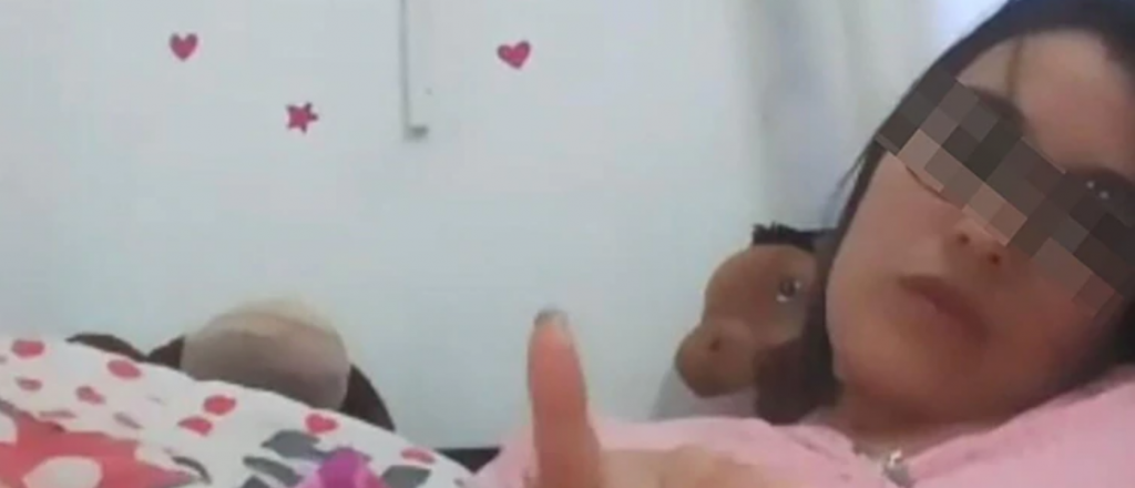 Fue expulsada por enviar un video íntimo a un alumno en Santa Fe