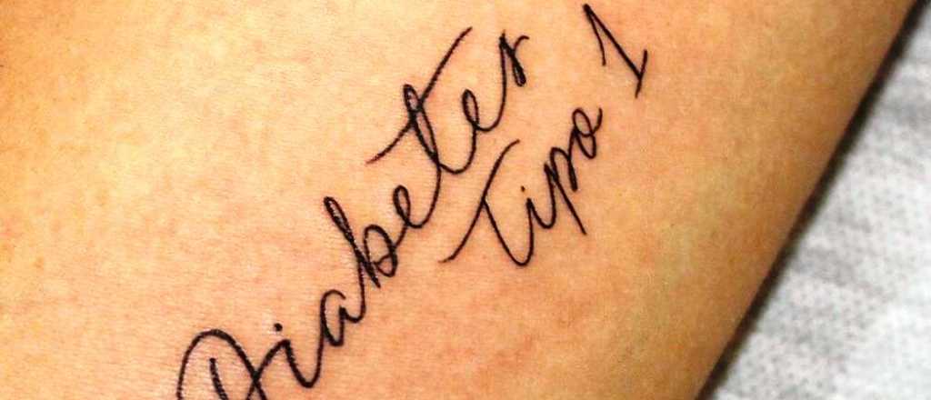 Un local mendocino tat&uacute;a gratis a personas con enfermedades cr&oacute;nicas