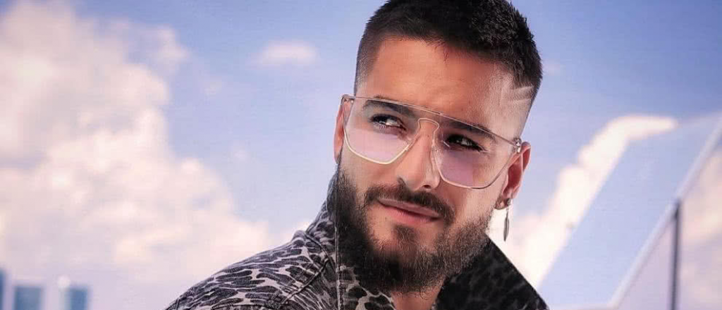 Maluma sorprendi&oacute; con un miniconcierto en un restaurant de Par&iacute;s