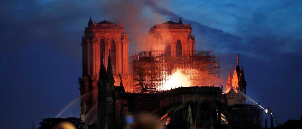 Se incendió la catedral de Notre Dame 