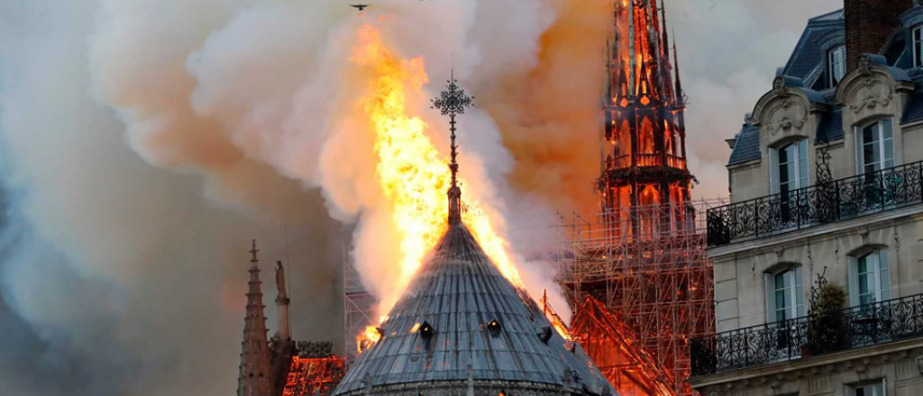 Visit&aacute; la Catedral de Notre Dame en 360&ordm;