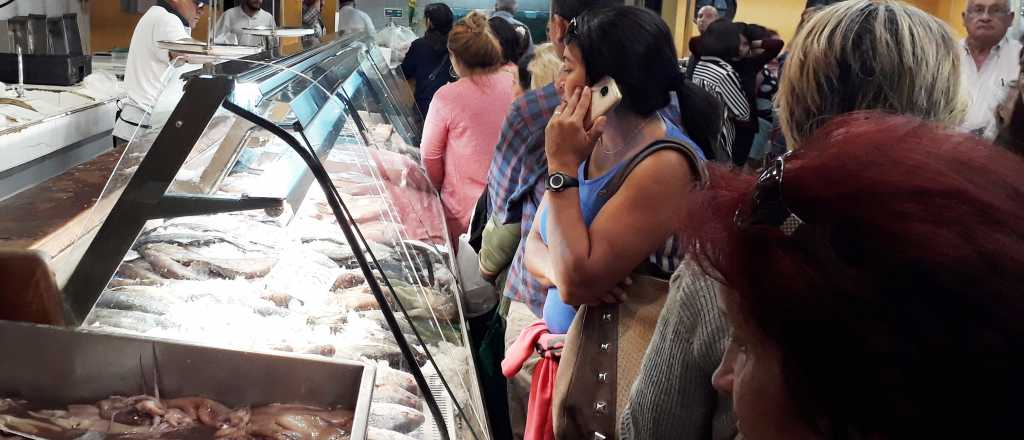 Locura "pescadera" en Mendoza: los precios en el Mercado Central
