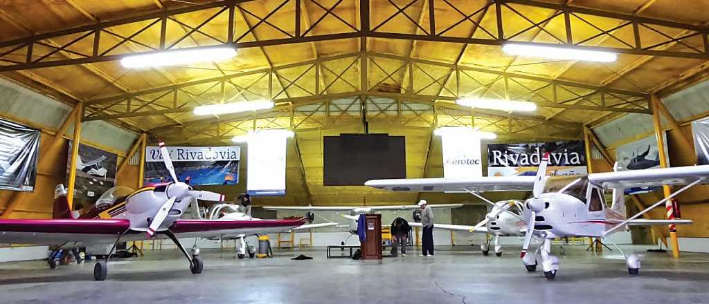 Hoy en Memo: fábrica mendocina de aviones "despega" en plena crisis