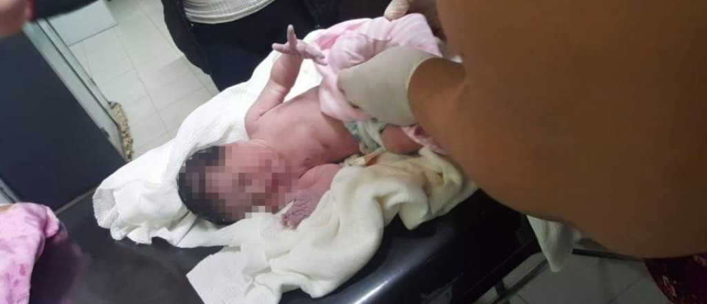 Cuatro policías ayudaron a una mujer a dar a luz en Ciudad