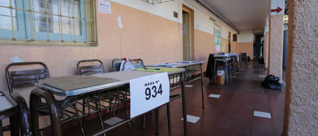 Una elecci&oacute;n atrasada por el faltazo de autoridades de mesa