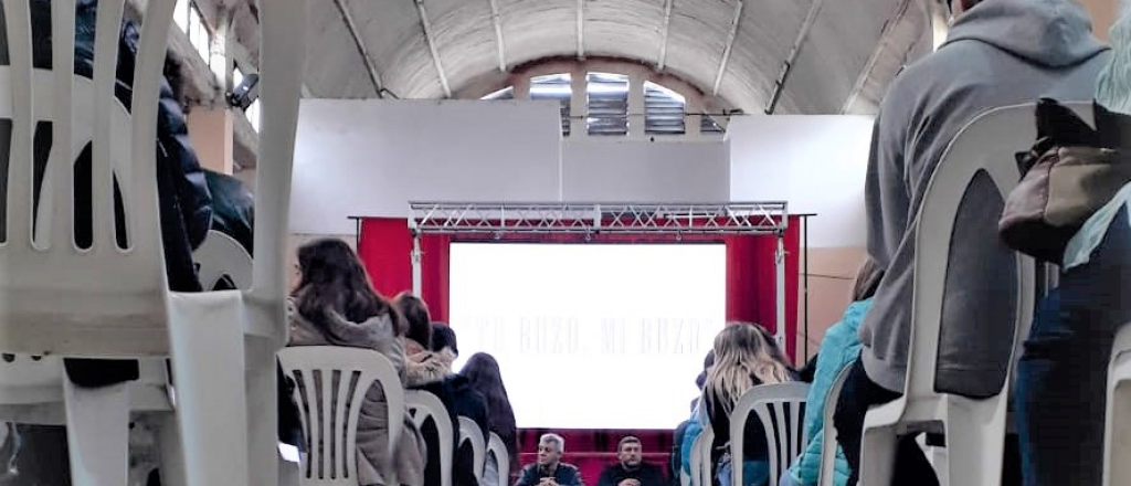 Gim&eacute;nez en campa&ntilde;a les dar&aacute; motos a estudiantes de San Mart&iacute;n