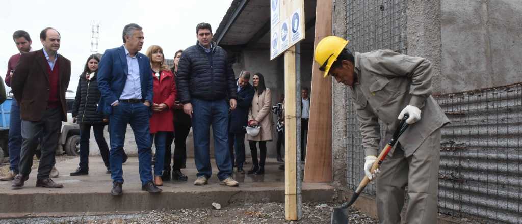 Cornejo y Kerchner recorrieron las obras del futuro hospital de Luj&aacute;n