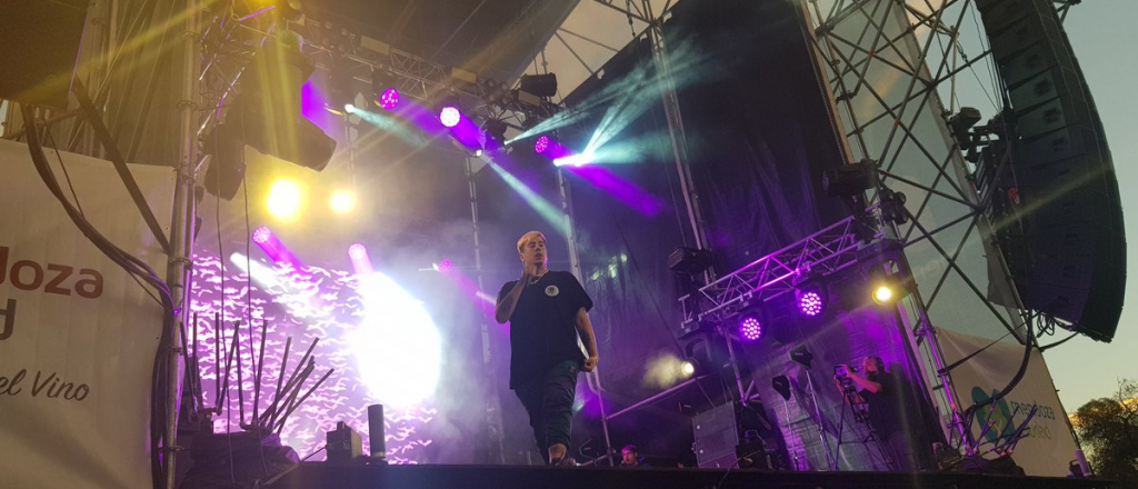 Duki enloqueci&oacute; a 20 mil personas en el Parque O'Higgins