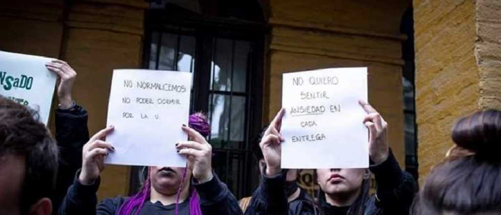 Insólito: universitarios chilenos se quejan de que tienen sueño