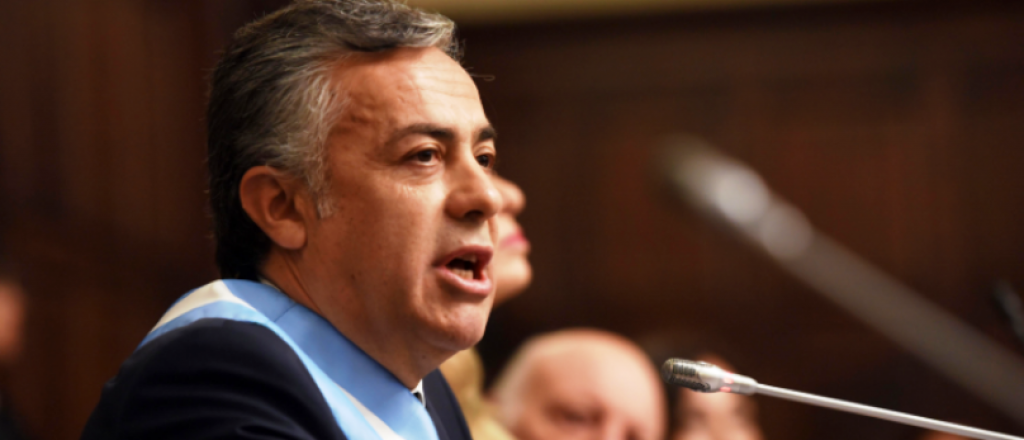 La oposición le pegó a Cornejo durante su discurso