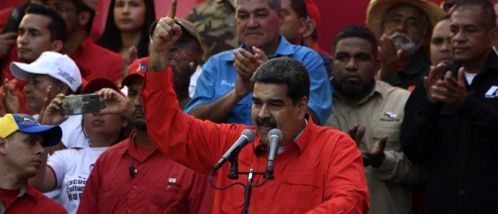 Maduro afirmó que la Justicia buscará a los "responsables del golpe"