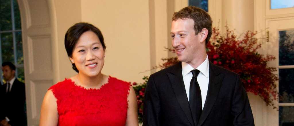 La rara caja de madera que Zuckerberg le hizo a su esposa para dormir