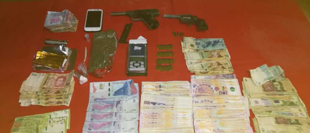 Una mujer fue detenida con droga, armas y proyectiles en Guaymallén