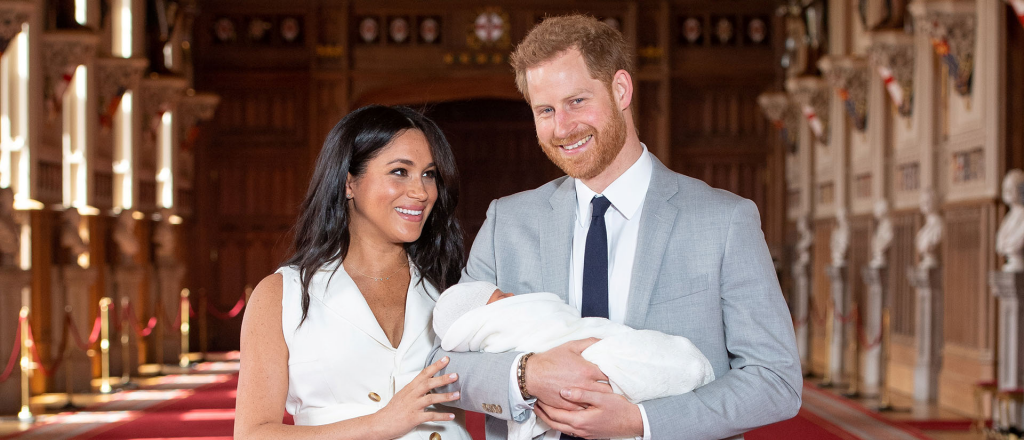 El hijo del príncipe Harry y Meghan Markle es el primer mestizo de la corona