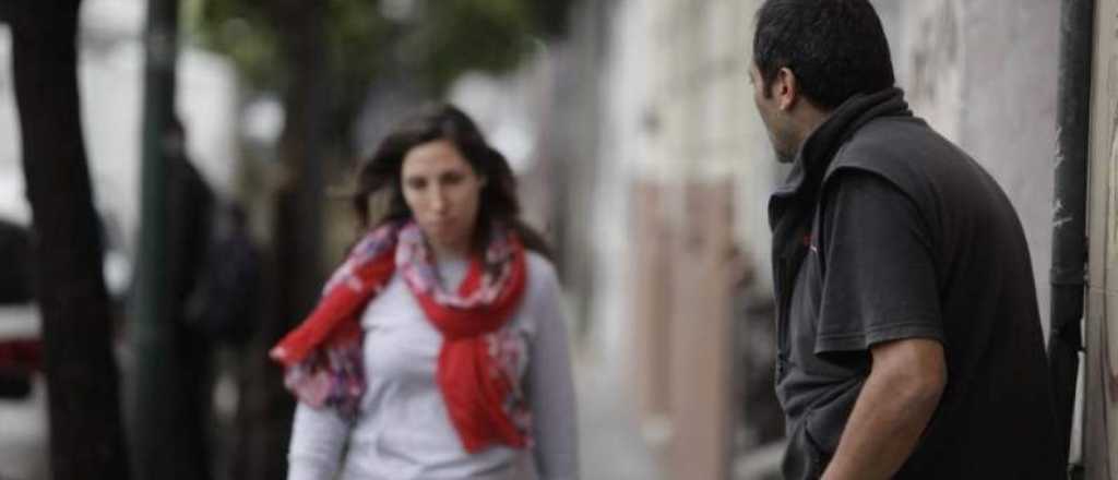 Mujeres mostraron su escote para criticar el acoso callejero