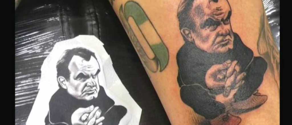 Un ex River mostró su tatuaje de Bielsa