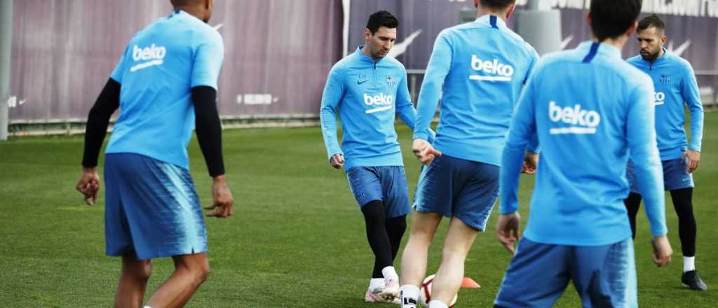 Tras el papelón, Messi apareció en la práctica con look renovado