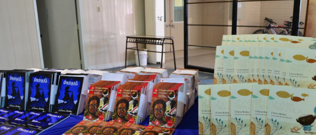 Entregaron libros y tablets en escuelas de Malargüe