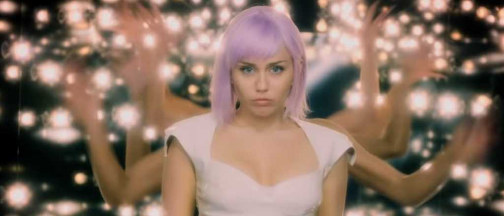 Vuelve "Black Mirror" con nuevas historias de pesadillas tecnol&oacute;gicas