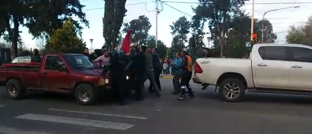Video: feroz pelea en Tunuyán que ni la policía pudo detener