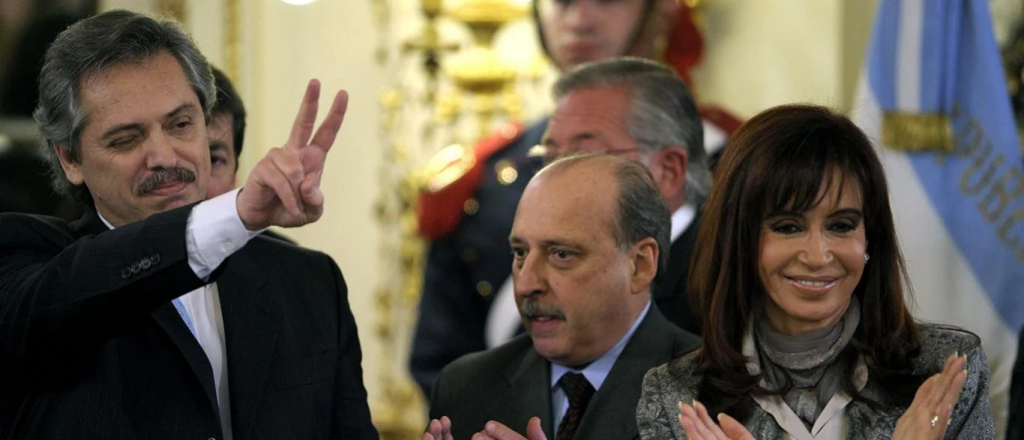 Para el Gobierno, la fórmula Alberto - Cristina "subestima a los argentinos"