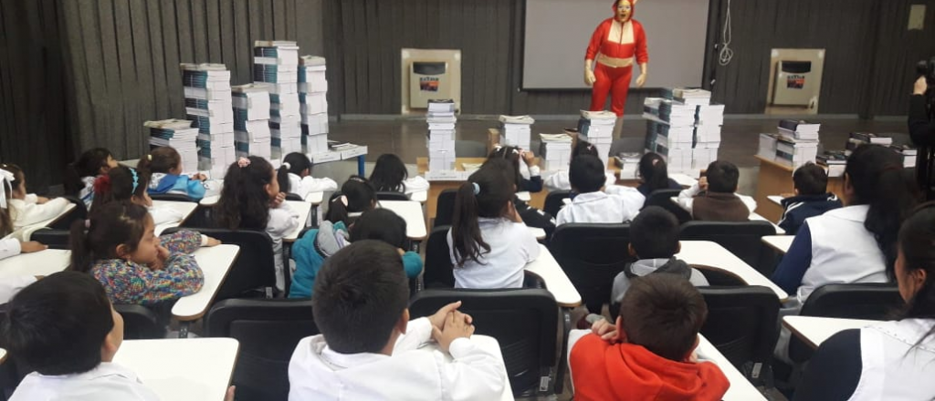 Entregaron más de 5 mil libros a alumnos del Valle de Uco 